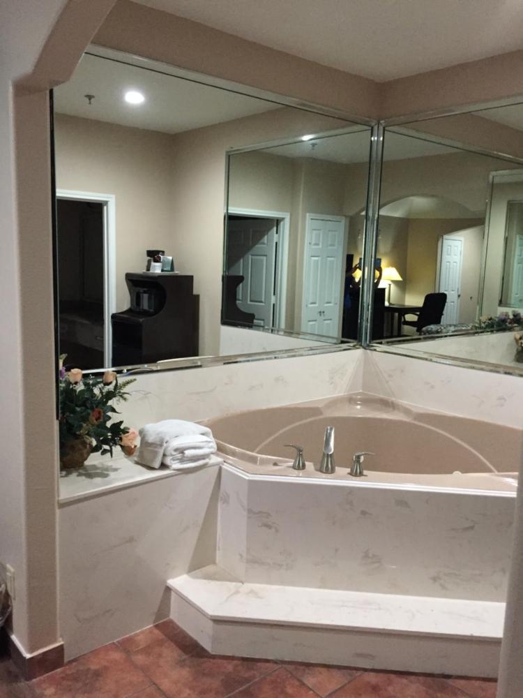 King Suite with Spa Bath interior